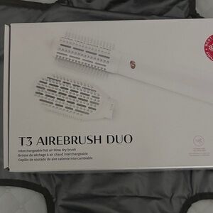 T3 Airebrush Duo Hot Air Brush - White with Rose Gold Logo